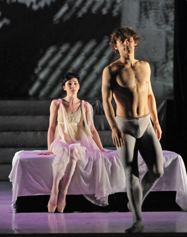 Natalia Osipova and Ivan Vasiliev in the Peter Schaufuss '21st century' version of Ashton's Romeo and Juliet. © Dave Morgan.