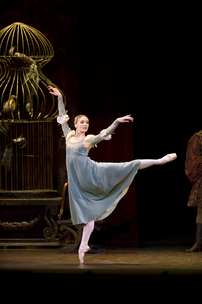 Melissa Hamilton as Juliet. © Bill Cooper and courtesy of ROH.