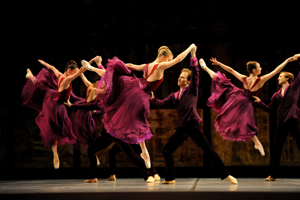 San Francisco Ballet in Tomasson's <I>Trio</I>.<br />© Erik Tomasson. (Click image for larger version)