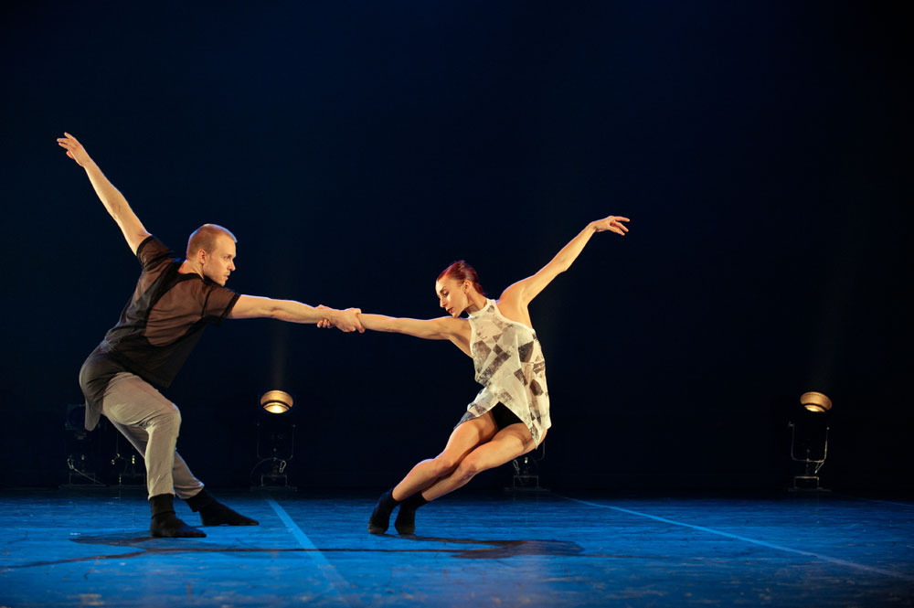 Celine Cassone and James Gregg in Night Box. © Benjamin Von Wong. (Click image for larger version)