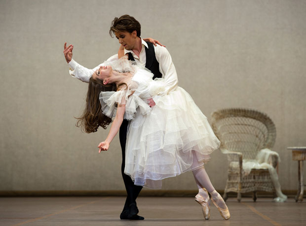 Gudrun Bojesen as Marguerite and Ulrik Birkkjaeas Armand in Lady of the Camellias.  © Costin Radu. (Click image for larger version)