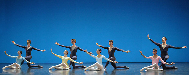 Ecole de Danse de l'Opéra national de Paris in Violette Verdy's Variations. © Francette Levieux. (Click image for larger version)