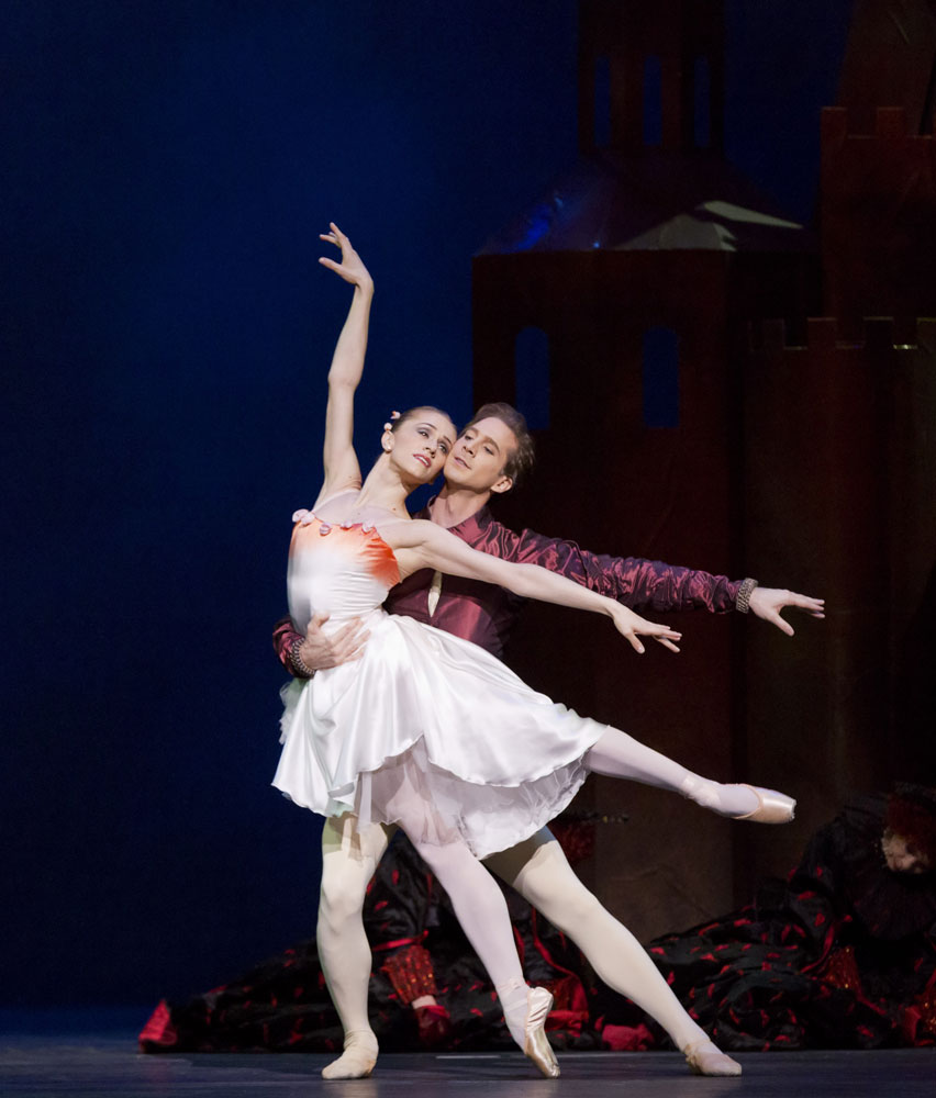 Marianela Nunez and Nehemiah Kish in The Prince of the Pagodas. © Johan Persson, courtesy of ROH. (Click image for larger version)