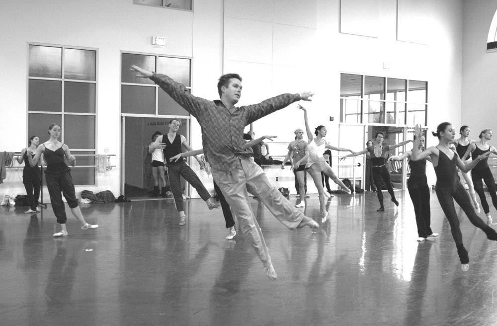 Mikko Nissinen teaching class.<br />© Boston Ballet archives. (Click image for larger version)