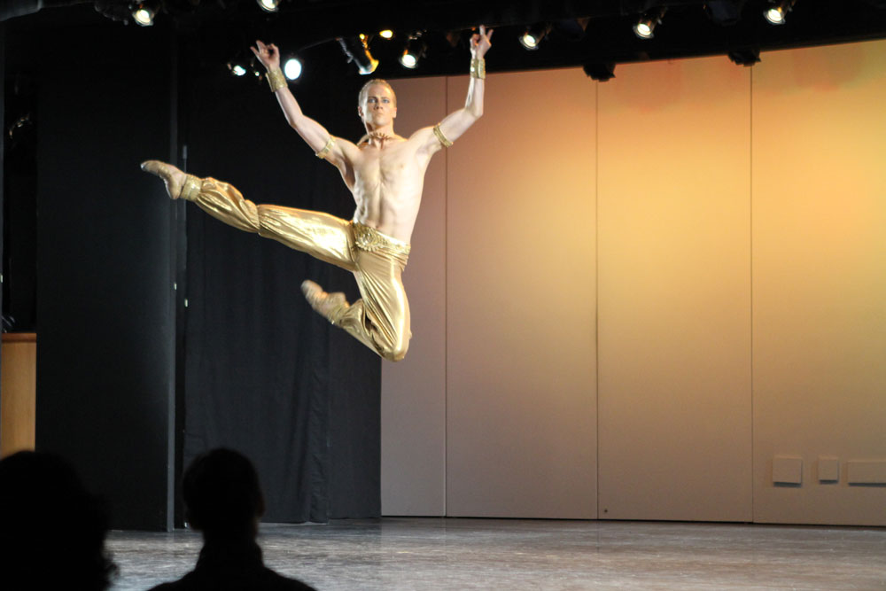 Jon Axel Fransson as The Golden Idol (they don't have the blue paint yet, so he was still golden) in <I>La Bayadere</I>.<br />© Jacklyn Meduga. (Click image for larger version)