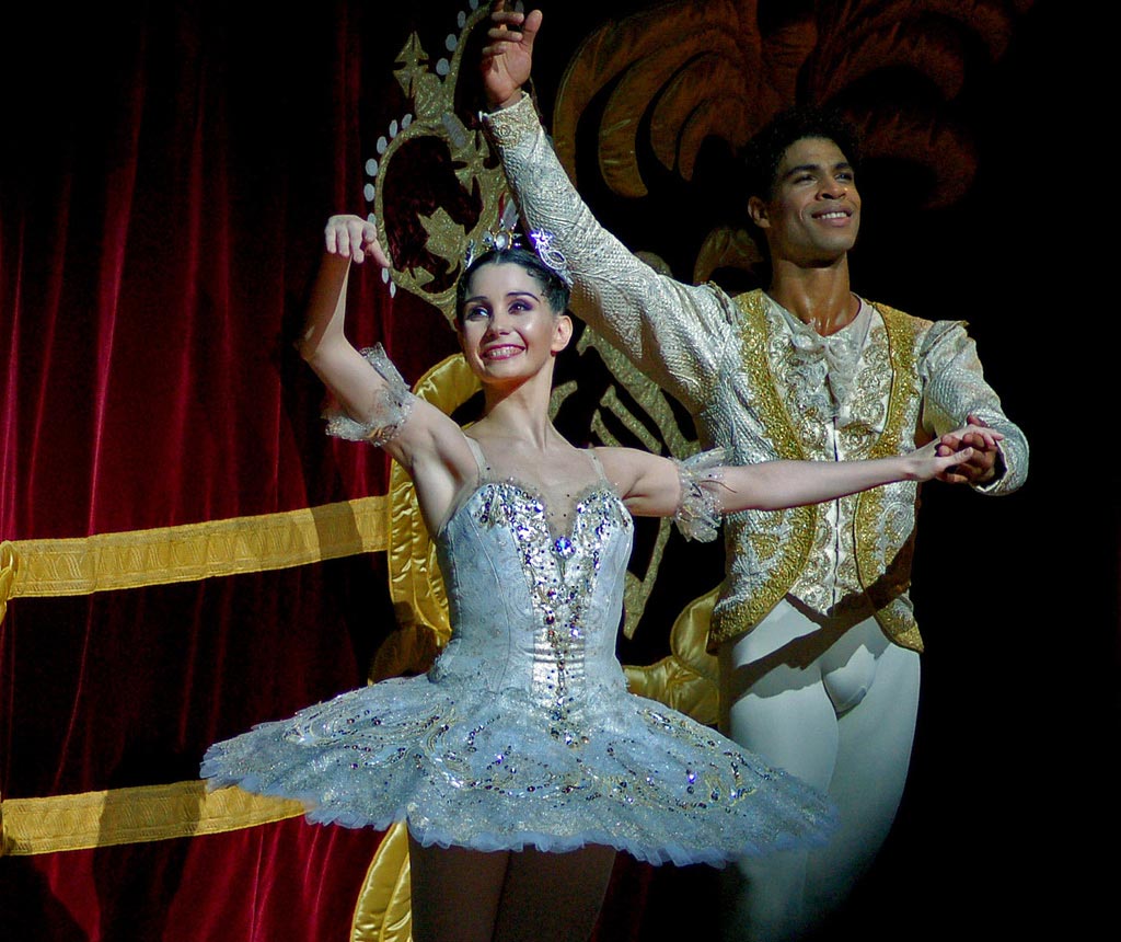 Tamara Rojo & Carlos Acosta after a performance of Sleeping Beauty at the Royal Opera House. © DanceTabs.